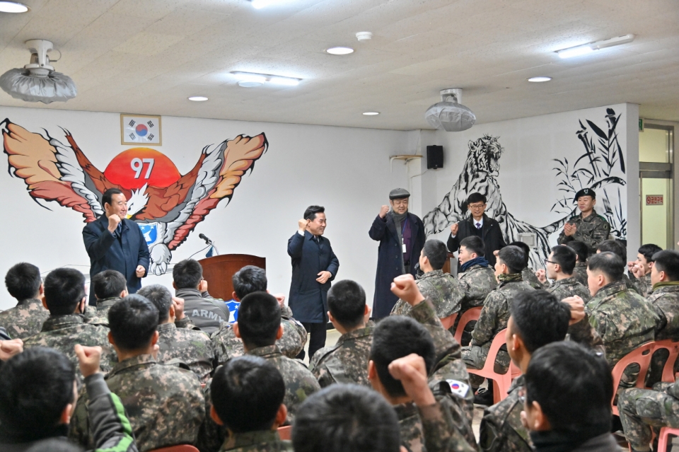 ▣ 관련사진 : 박정현 부여군수 위문장면