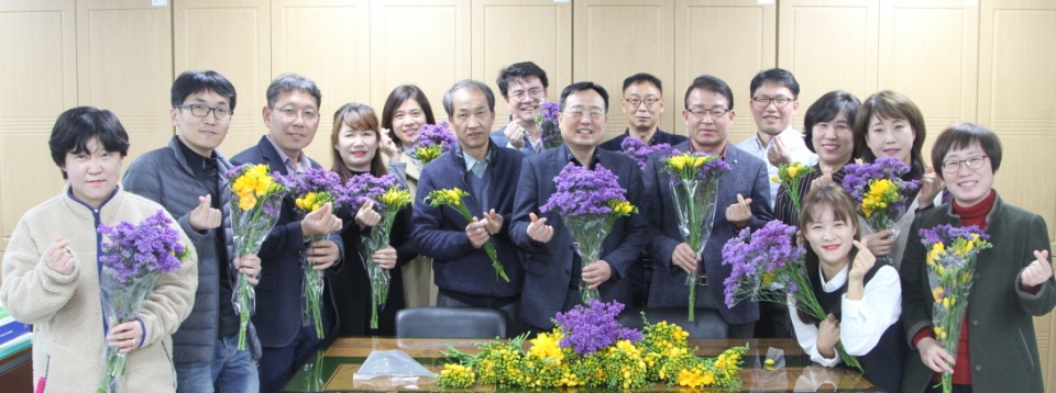 ▣ 관련사진 : 부여군농업기술센터 꽃소비 촉진운동 장면